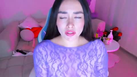 Nicolle online show from July 1, 11:26 pm