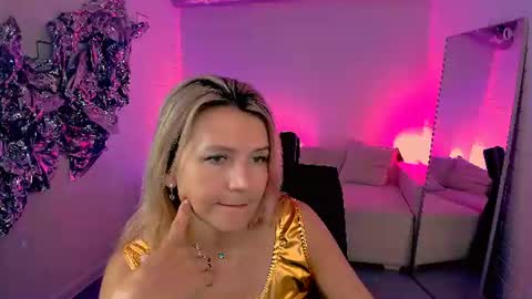 nicolehits online show from June 22, 1:52 pm