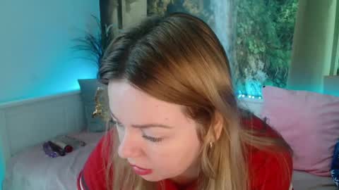 Snapshot of nicolelinharts chatting on February 3, 9:08 am Birthday online show from February 3, 9:08 am