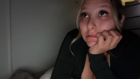 nicolelovesyou444 online show from June 17, 2:02 am