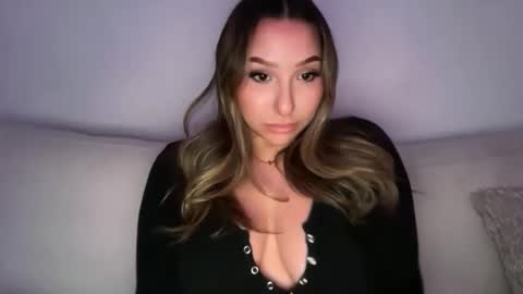 nicolelovesyou444 online show from April 1, 1:52 pm