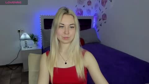 NicoleStunning online show from May 12, 4:54 am