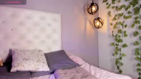 Nicolle online show from July 1, 1:32 pm