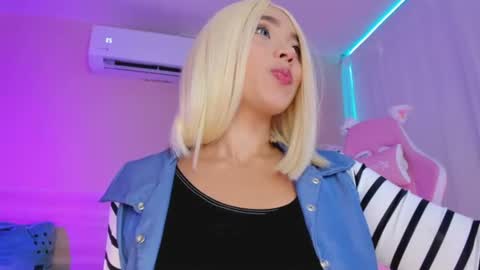 Nicolle  Go to Visit   online show from August 9, 3:34 am