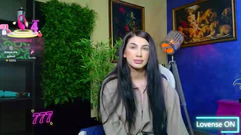 Nicolle online show from March 12, 1:47 pm