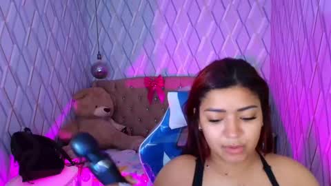 Nicolle Miley online show from January 13, 4:07 am