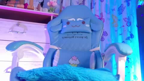 Nicolle Miley online show from July 26, 6:43 am