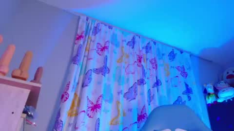 Nicolle Miley online show from June 21, 5:22 am
