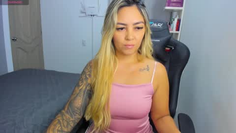 Snapshot of nicolporto chatting on September 29, 11:15 am Nicol online show from September 29, 11:15 am