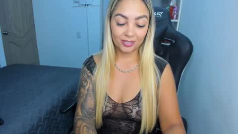 Snapshot of nicolporto chatting on September 15, 11:29 am Nicol online show from September 15, 11:29 am