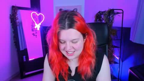 Snapshot of nielletablossom chatting on February 19, 5:16 am Nellie online show from February 19, 5:16 am