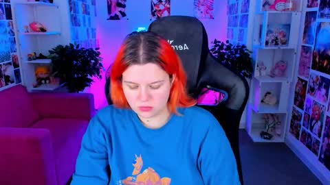 Snapshot of nielletablossom chatting on March 11, 5:02 am Nellie online show from March 11, 5:02 am