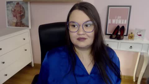 Holly online show from February 18, 5:50 am