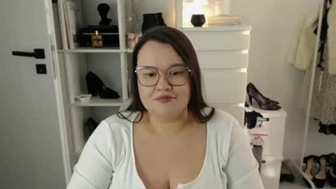 Holly online show from March 12, 3:58 pm