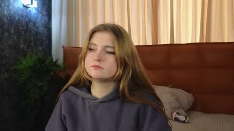 Azalea online show from November 25, 7:32 am