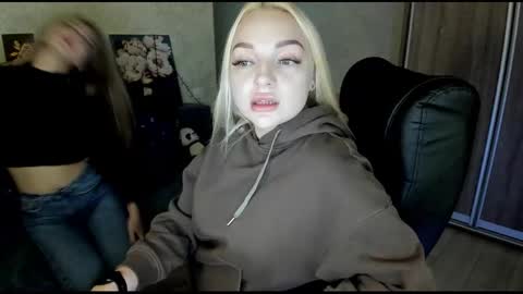 Snapshot of nigo_nika chatting on October 23, 9:10 pm nigo_nika online show from October 23, 9:10 pm