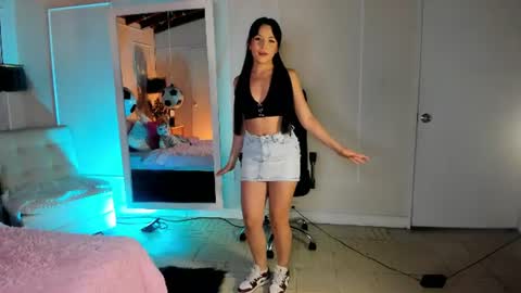nicole online show from July 22, 4:52 pm