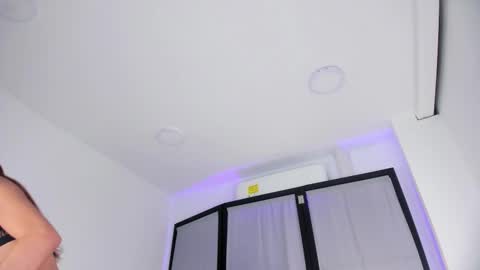 Niicole online show from January 16, 8:05 pm