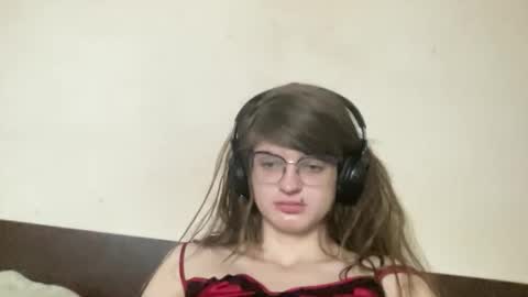Snapshot of nikaxzimax chatting on October 22, 7:02 am NikaXZimax online show from October 22, 7:02 am