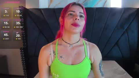 Snapshot of niki_santana chatting on October 2, 3:44 am niki online show from October 2, 3:44 am