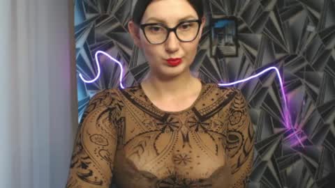 nikkikiss___ online show from June 7, 2:29 am