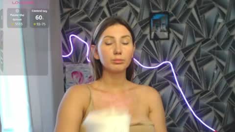 nikkikiss___ online show from June 13, 1:36 am