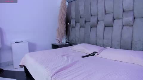  nikki  online show from August 5, 4:08 am