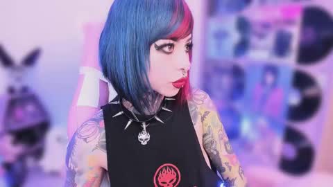 Nikki Ramone   online show from November 5, 2:17 am