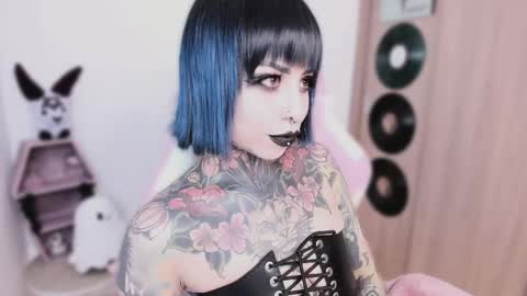 Nikki Ramone   online show from April 28, 6:39 am