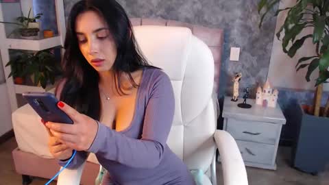 Snapshot of niko_robin04 chatting on October 14, 8:11 pm Niko Robin online show from October 14, 8:11 pm