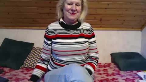 Snapshot of nikole111 chatting on January 31, 11:24 am Nikole1 online show from January 31, 11:24 am