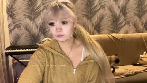 nikoli_naw online show from May 26, 9:14 pm