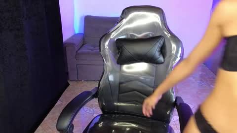 nikolwalter online show from December 15, 11:54 pm