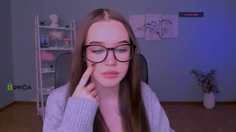 nila_eclipse online show from March 15, 9:22 am