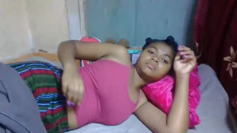 nilah online show from April 29, 3:43 am