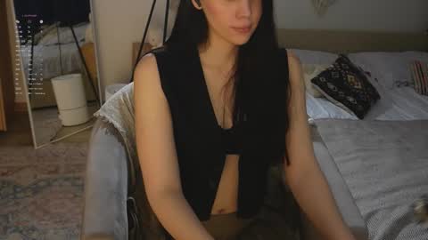 Jennet online show from December 5, 6:42 pm