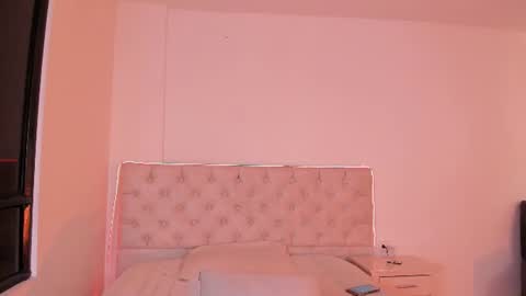 Nina Fox  online show from June 14, 3:23 pm