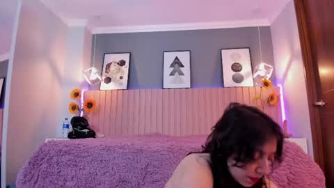 nina_ford_ online show from June 18, 3:41 am