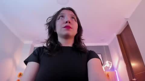 nina_ford_ online show from July 18, 3:32 am