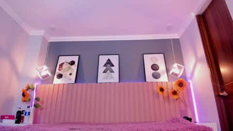 nina_ford_ online show from May 1, 3:10 am