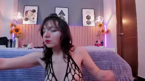 nina_ford_ online show from July 25, 3:35 am
