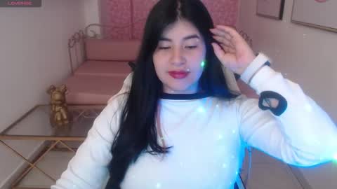 Nina online show from January 8, 1:15 pm