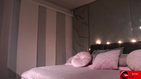 Angie online show from February 4, 2:47 am