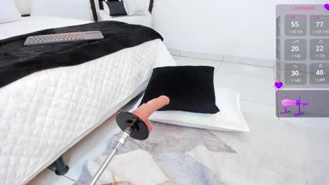 Nina online show from March 18, 6:02 pm