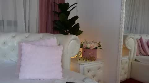 NinaCrystal online show from July 9, 1:24 pm