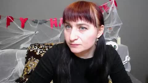 ninaflawlees online show from October 22, 12:10 pm