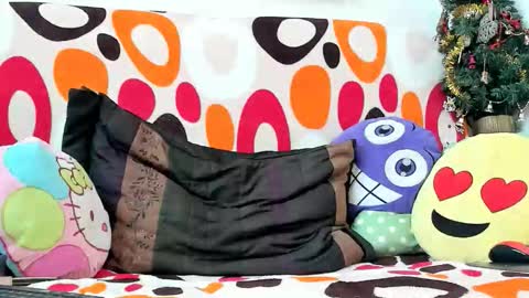 NinaRays online show from December 17, 9:35 am