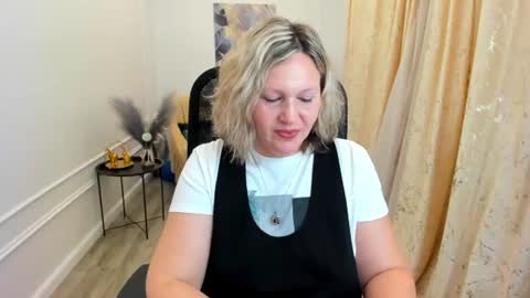 ninastarle online show from June 16, 11:44 am