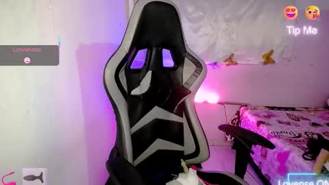 ninatinydoll1 online show from October 12, 9:44 am