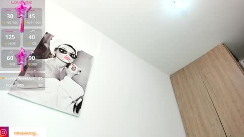 Snapshot of ninawong_ chatting on February 7, 3:52 pm Nina online show from February 7, 3:52 pm